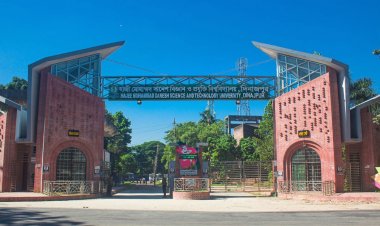 হাজী দানেশে ভর্তি : ২১ শিক্ষার্থীর কাগজ জমা না নেওয়ায় রুল