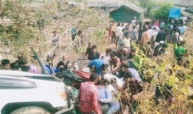 কক্সবাজার মেরিন ড্রাইভে প্রাণ গেল ২ যাত্রীর