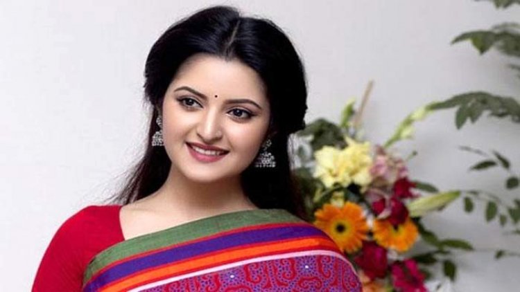 নির্বাচনে দাঁড়াচ্ছেন নায়িকা পরীমণি