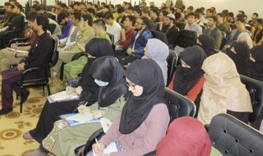 আফগানিস্তানে খুলে গেল বিশ্ববিদ্যালয়, ক্লাসে ফিরল মেয়েরাও