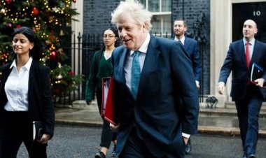  বরিস জনসনের ৪ সহযোগীর পদত্যাগ