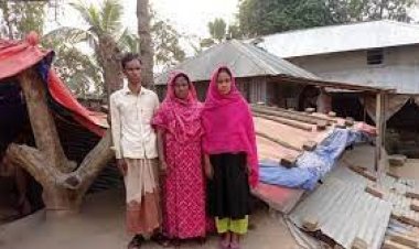 ১৭ বছর ধরে মাটির গর্তে বসবাস