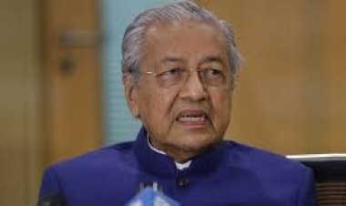 হাসপাতাল থেকে ছাড়া পেলেন মাহাথির