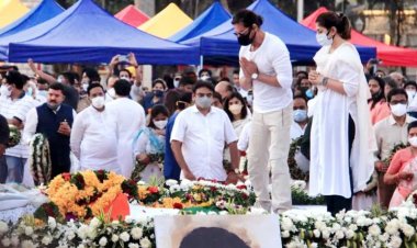 লতার লাশে শাহরুখ থুতু দিয়েছেন! অভিযোগ কট্টর হিন্দুদের