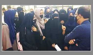মুসলিম ছাত্রীদের হিজাব পরায় কলেজে প্রবেশ করতে দেয়া হলো না