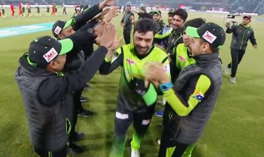 বাংলাদেশে আসার আগে পিএসএলে গার্ড অব অনার পেলেন রশিদ খান