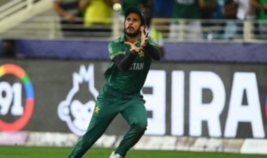  মাঠেই সতীর্থকে থাপ্পড় মেরে আলোচনায় পাকিস্তানি পেসার
