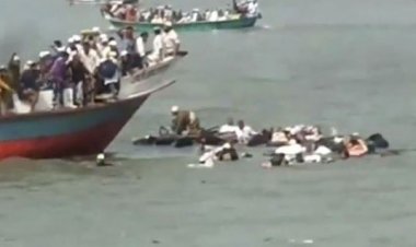 বরিশালে যাত্রীবাহী ট্রলারডুবে নিহত ৩