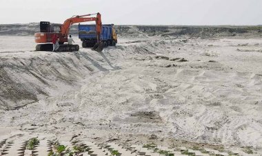 যমুনার চর কেটে বিক্রি, হুমকিতে আঞ্চলিক মহাসড়ক ও বাঁধ