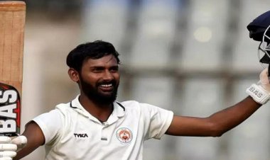 মেয়েকে সৎকার করে এসে মাঠে নামলেন ব্যাটার, করলেন সেঞ্চুরি