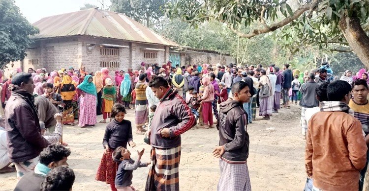 গলাকাটা অবস্থায় স্বামী উদ্ধার, স্ত্রী আটক