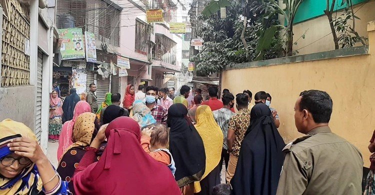 ঘোষণার পরও মিলছে না টিকা, ভোগান্তি নিয়ে ফিরছে মানুষ