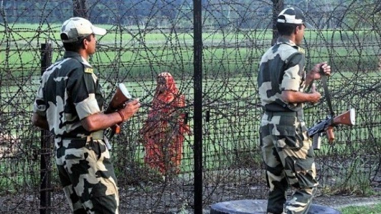 বাংলাদেশের সীমান্তে মদ্যপ অবস্থায় বিএসএফ সদস্য আটক