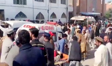 পাকিস্তানে মসজিদে বিস্ফোরণে নিহত ৩০, আহত ৫০