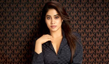  দুটি শব্দ রাতের ঘুম কেড়ে নিল শ্রীদেবী কন্যার