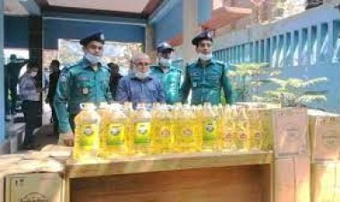 সাবেক সরকারি কর্মকর্তার বাসায় মিললো ৫১২ লিটার সয়াবিন তেল