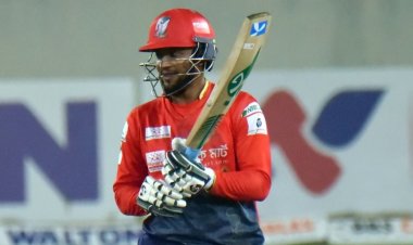 বস্তি বিলিয়ে যাওয়া সাকিব, ‘বাংলাদেশ দল’ হয়ে ফিরুন