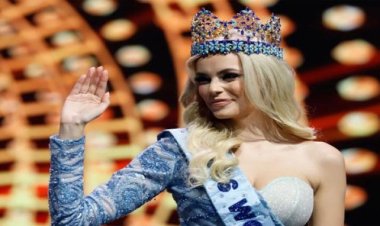 মিসওয়ার্ল্ড হলেন  `সুন্দরী ক্যারোলিনা'