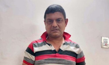 প্রতিমন্ত্রীর নাম ভাঙিয়ে হজে নিতে টাকা দাবি