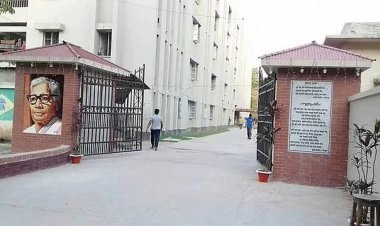 ঢাবিতে হলের কক্ষ দখল নিয়ে ছাত্রলীগের দুই পক্ষের রড-স্টাম্পের মহড়া