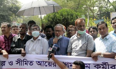 পাচার হওয়া দশ ট্রাক অস্ত্রের হিসাব চান রিজভী