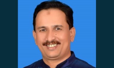 ঘুষি দিয়ে চেয়ারম্যানের নাক ফাটালেন প্রকৌশলী