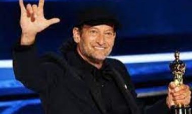  অস্কারে নতুন ইতিহাস! বধির অভিনেতা জিতলেন পুরস্কার