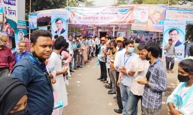 ডিইউজের ভোটগ্রহণ চলছে