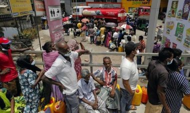 চীনা ঋণ আর এক পরিবারের শাসনে বেসামাল শ্রীলঙ্কা