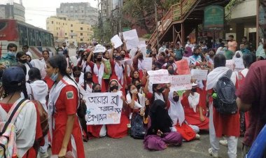 নিরাপদ সড়কের দাবিতে আবারও আন্দোলনে শিক্ষার্থীরা