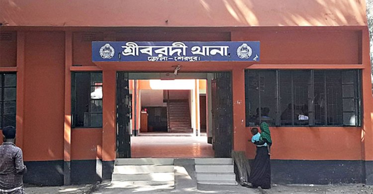 মিলাদের মিষ্টি দিতে গেলে দায়ের কোপে ছোট ভাইকে খুন