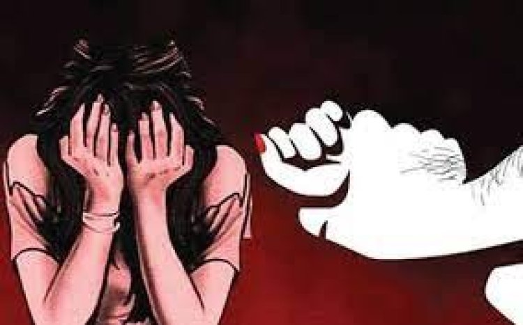 ইজিবাইক থেকে তুলে নিয়ে নারীকে ধর্ষণ