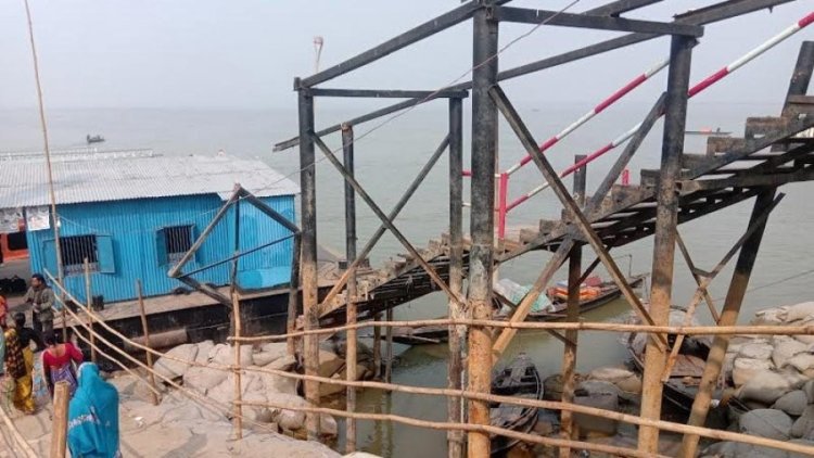 ৭ মাসেও সংস্কার হয়নি দুই সেতু, যাত্রীদের ভোগান্তি