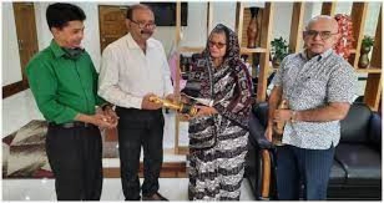 ফিল্ম আর্কাইভের মিউজিয়ামে সকল পুরস্কার দান করলেন ডলি জহুর