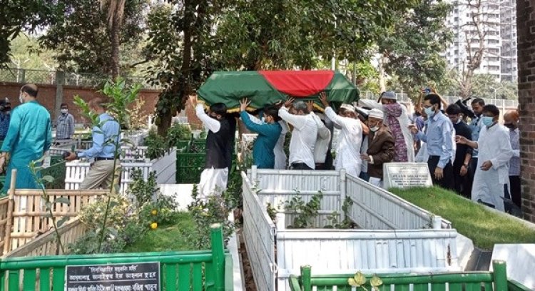 দ্বিতীয় জানাজা শেষে বনানীতে চিরনিদ্রায় শায়িত হলেন সাহাবুদ্দীন আহমদ
