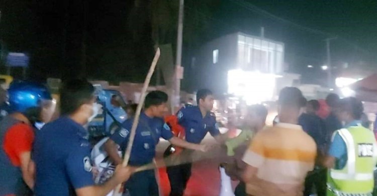 গাইবান্ধায় হরতালের সমর্থনে মশাল মিছিলে পুলিশের লাঠিপেটা: আটক ৩