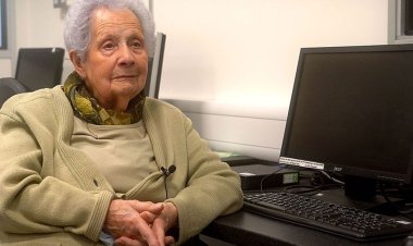  ১০০ বছর বয়সে কম্পিউটার ক্লাস শুরু করলেন এই নারী 