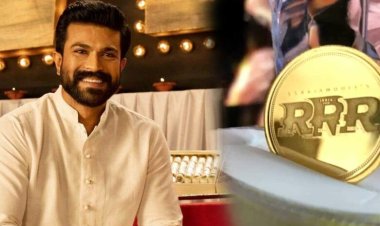  সহকর্মীদের সোনার কয়েন দিলেন রাম চরণ