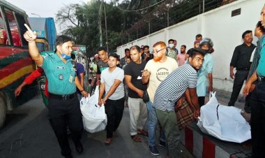 লালখানবাজারে ট্রাকচাপায় দম্পতির মৃত্যু