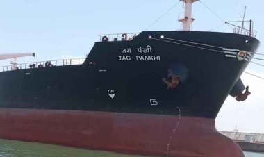  শ্রীলঙ্কায় আরো ৭৬ হাজার টন জ্বালানি তেল পাঠাল ভারত