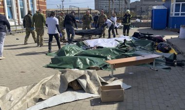 ইউক্রেনের রেলস্টেশনে রাশিয়ার রকেট হামলায় ৩৯ জন নিহত