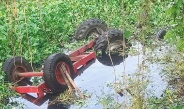 মুরাদনগরে  ইটবোঝাই গাড়ি উল্টে খাদে, নিহত ৩