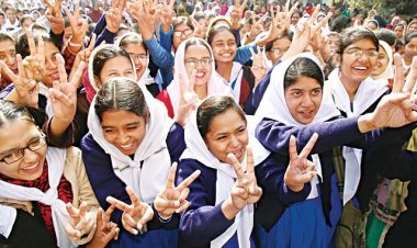 করোনাকালে  মাধ্যমিকে শিক্ষার্থী কমেছে