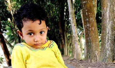 সন্ত্রাসীর গুলিতে বাবার কোলে শিশুর মৃত্যু