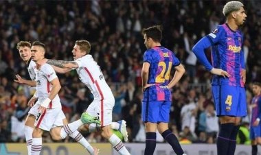 নিজেদের মাঠে হেরে লিগ থেকে বিদায় নিল বার্সা