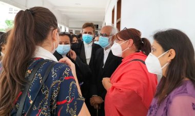 তরুণীকে কানাডা সরকারের হাতে তুলে দিলেন হাইকোর্ট