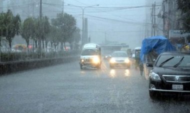 রাজধানীতে শিলাবৃষ্টিসহ কালবৈশাখী ঝড়