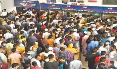 টিকিট যেন সোনার হরিণ, সন্ধ্যা থেকেই অপেক্ষা শুরু