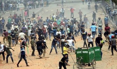 নিউমার্কেটে সংঘর্ষ, হেলমেট পরা ১৭ জন চিহ্নিত