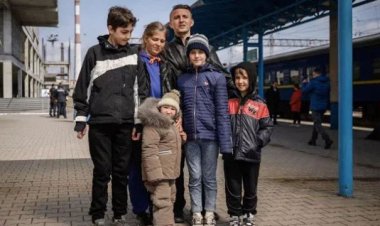 জীবন বাঁচাতে ১২৫ কিলোমিটার পথ হেঁটে পাড়ি